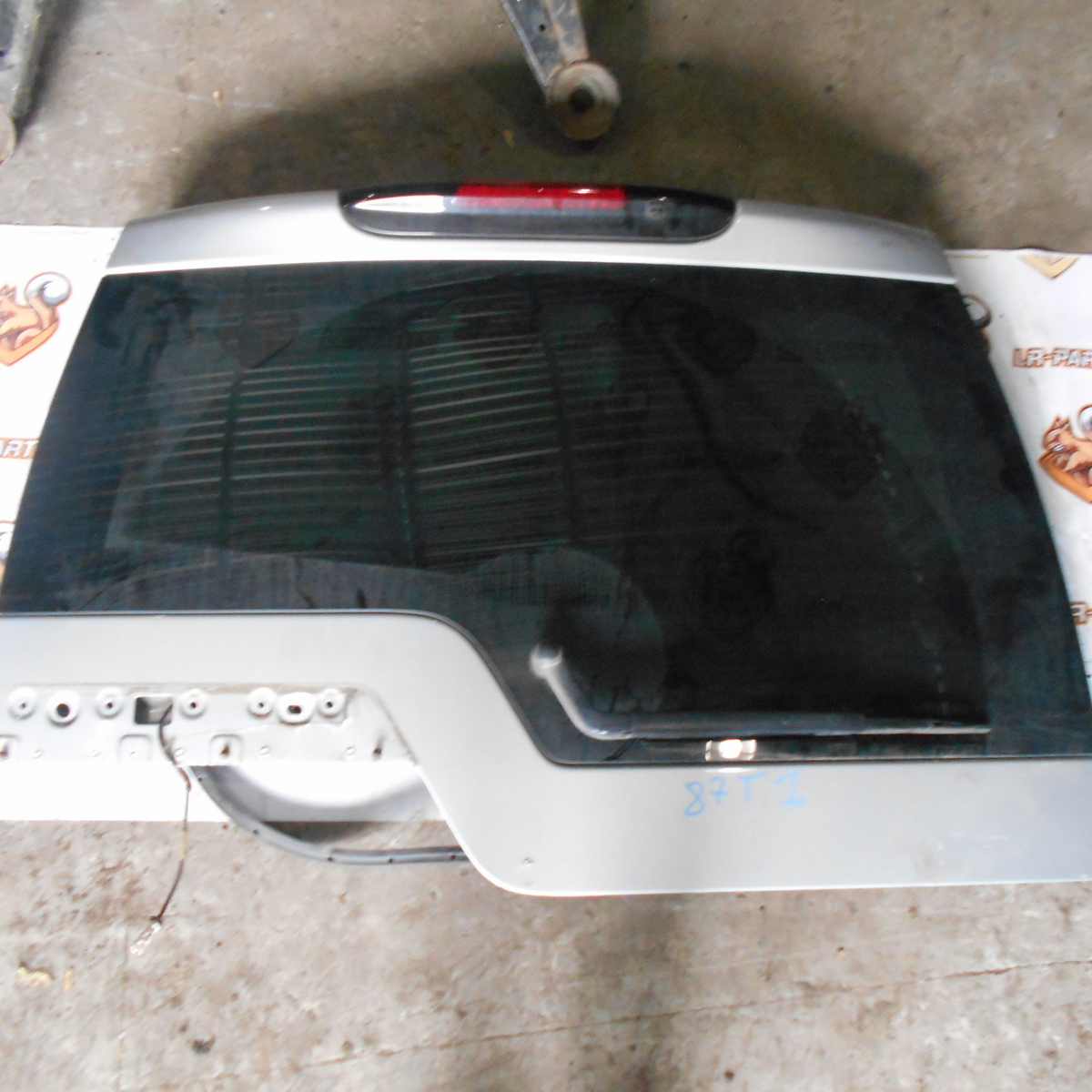 LR045549 Klapa tylna LAND ROVER DISCOVERY 4 używana